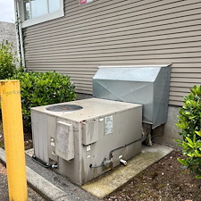 Commercial-Rooftop-Package-Unit-Replacement-in-Fraser-Valley 0